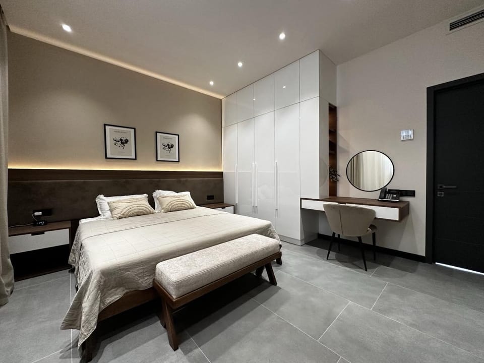 Luxury Modern Designer Villa Near Yerevan - Heated Pool Jacuzzi , Ararat View Villa in Armenia