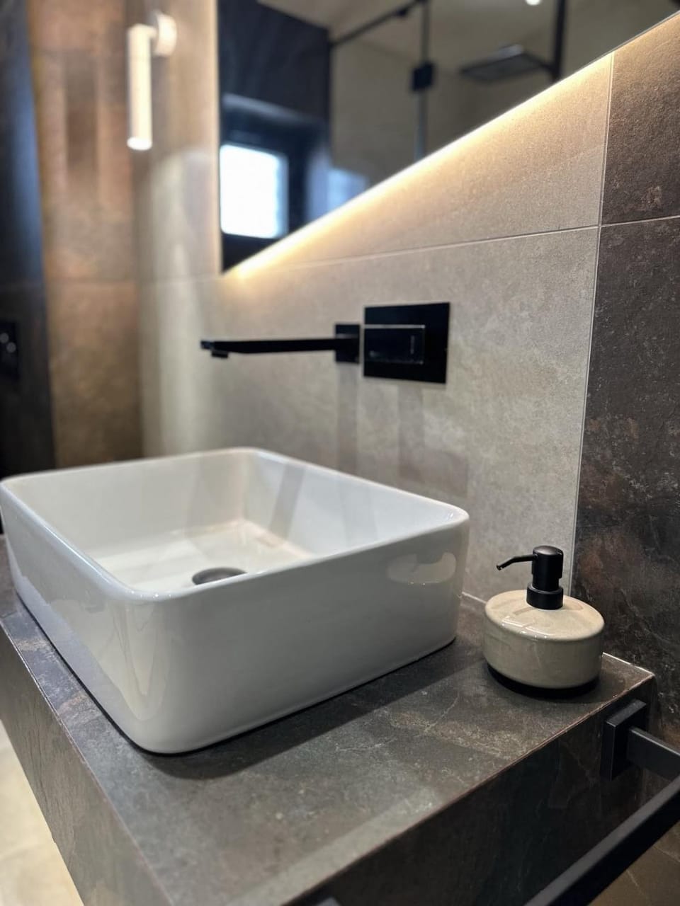Luxury Modern Designer Villa Near Yerevan - Heated Pool Jacuzzi , Ararat View Villa in Armenia