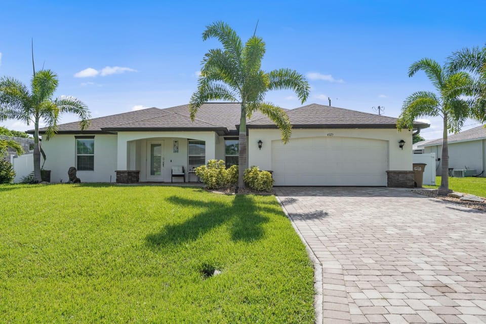 Coral Breeze House in Cape Coral