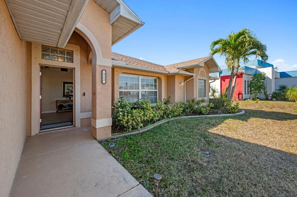 Villa LVL House in Cape Coral
