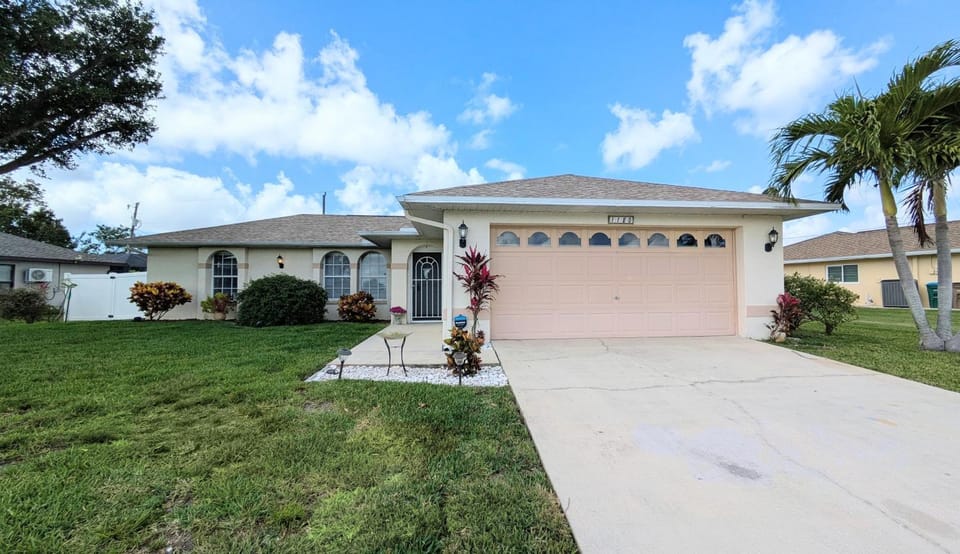 Sunkissed Palms House in Cape Coral