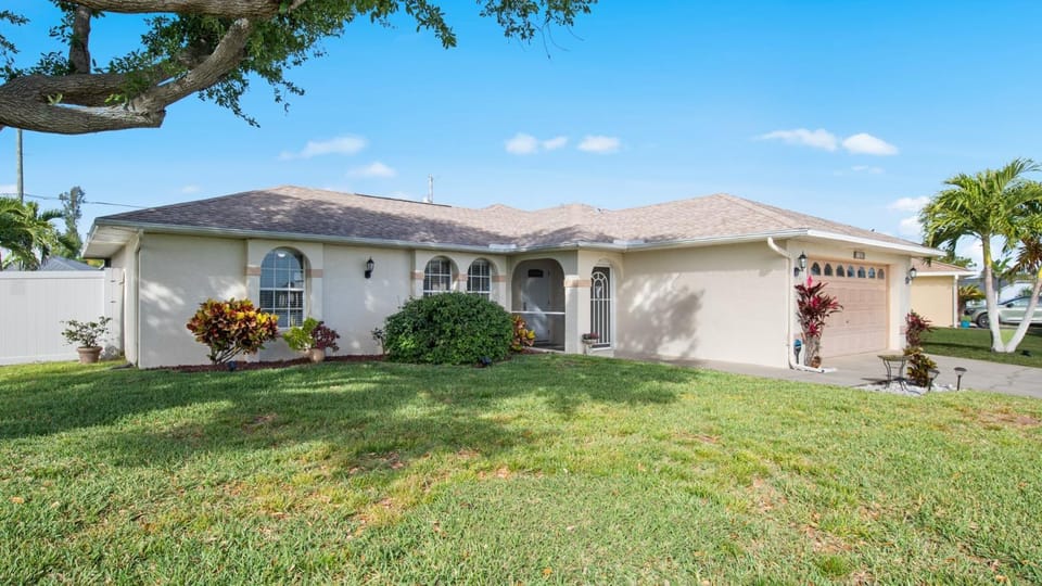 Sunkissed Palms House in Cape Coral