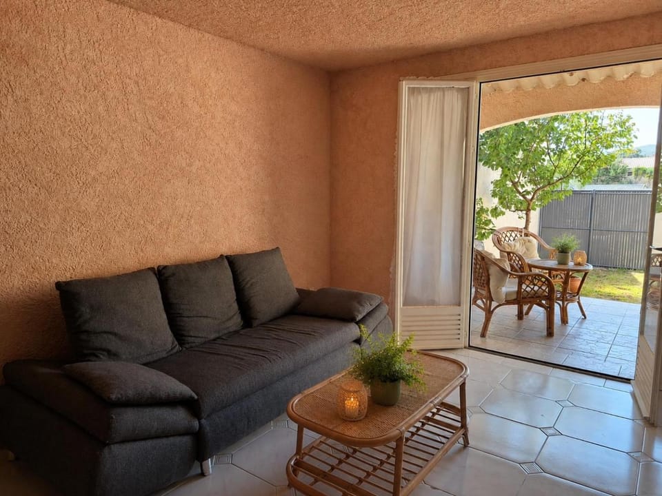 Balcony/Terrace, Living room