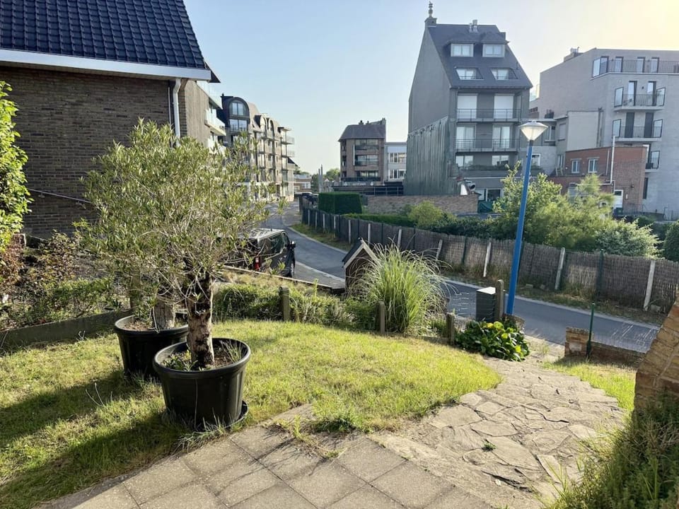 Characterful coastal villa Villa in De Panne