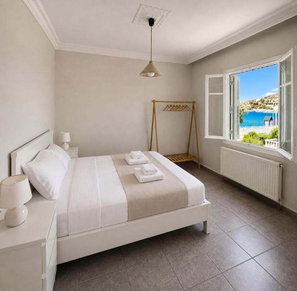 Araucaria Beachfront Residence House in Decentralized Administration of the Aegean
