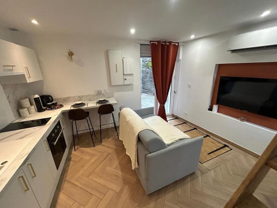 TV and multimedia, Living room, kitchen
