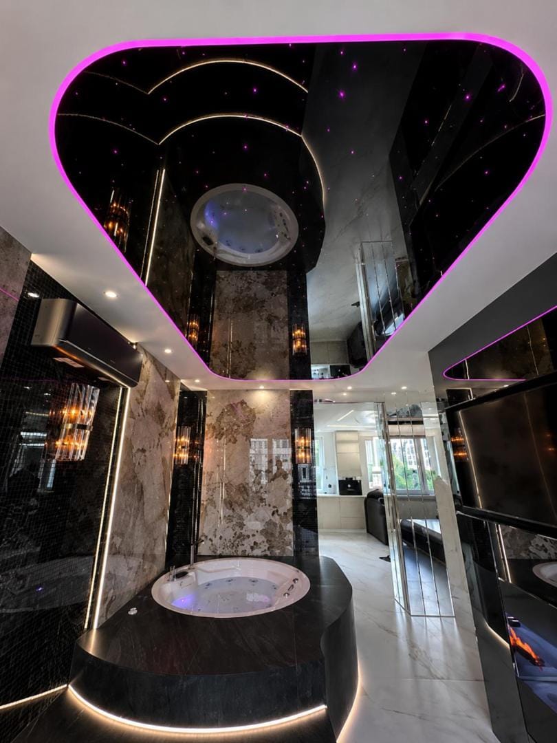 Apartament z Jacuzzi Warszawa Centrum - Romantic Bliss Apartment in Warsaw