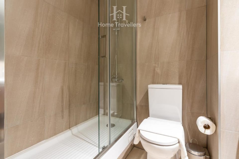 HT Modern apartment Lyon Providencia and Parking Apartment in Providencia