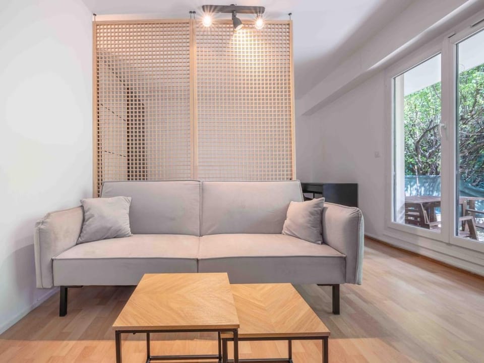 Le Cocon Chic - Jardin privé - Parking Wi-Fi -RER D Apartment in Corbeil-Essonnes