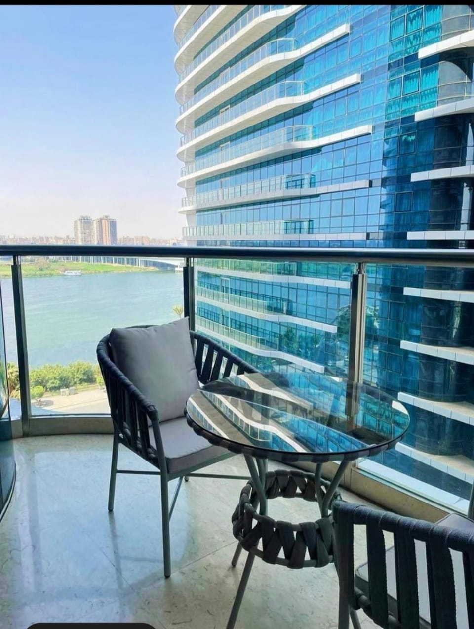شقة فندقية كبيرة Apartment in the residential tower Hilton maady 5 Apartment in Cairo Governorate
