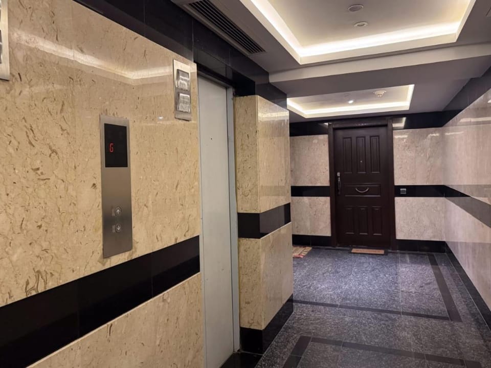 شقة فندقية كبيرة Apartment in the residential tower Hilton maady 5 Apartment in Cairo Governorate