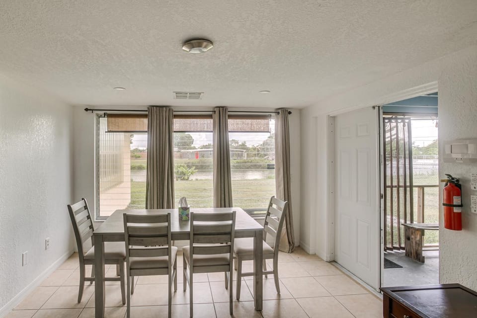 4 Mi to Beach Park! Canal-Front Port Charlotte Gem House in Port Charlotte
