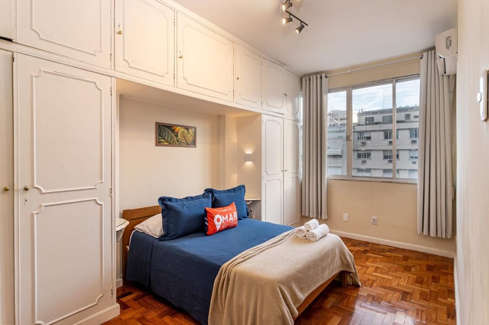 3BDRs 1 Min from Copacabana Beach | RPU 81/1103 Apartment in Rio de Janeiro