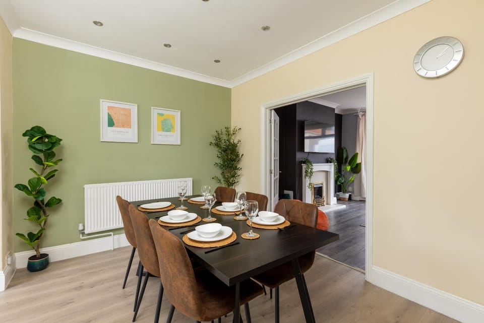 Perfect Booking 3 Bed Bristol Home with Free Parking House in Bristol