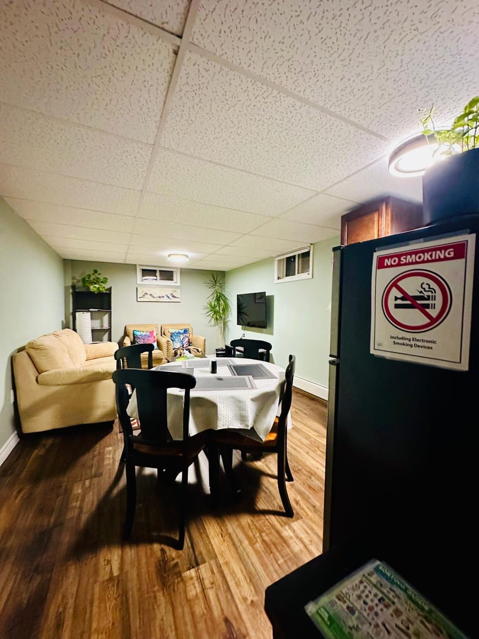 TV and multimedia, Living room, Seating area, Dining area