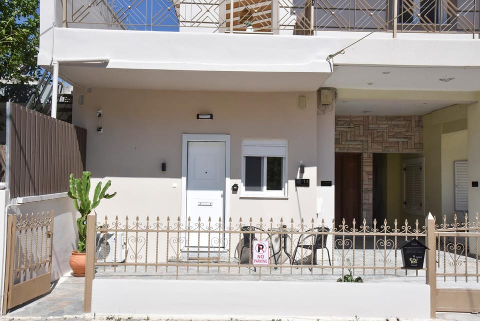 Nook Athens Airport Apartment in Decentralized Administration of Attica