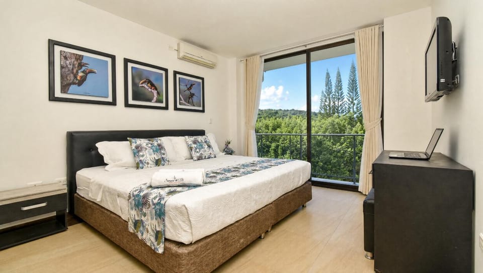 Photo of the whole room, Bedroom, air conditioner