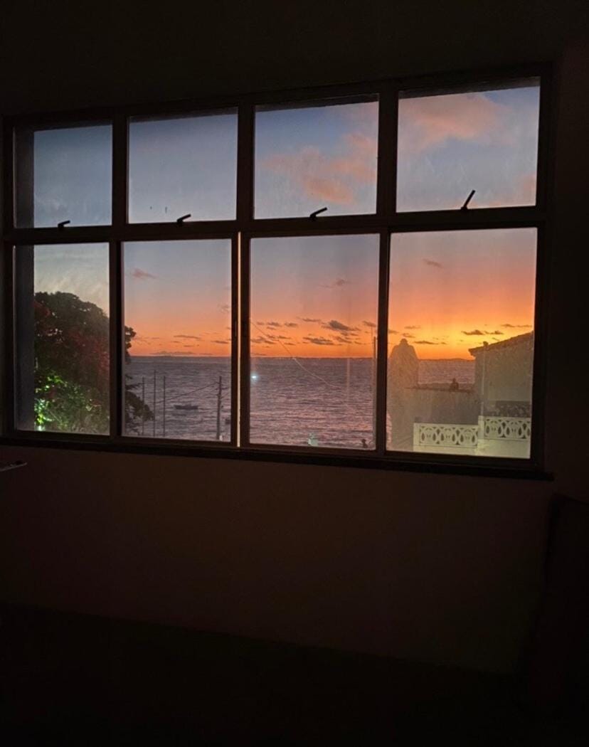 Apartment in front of the beach next to Farol da Barra Apartment in Salvador