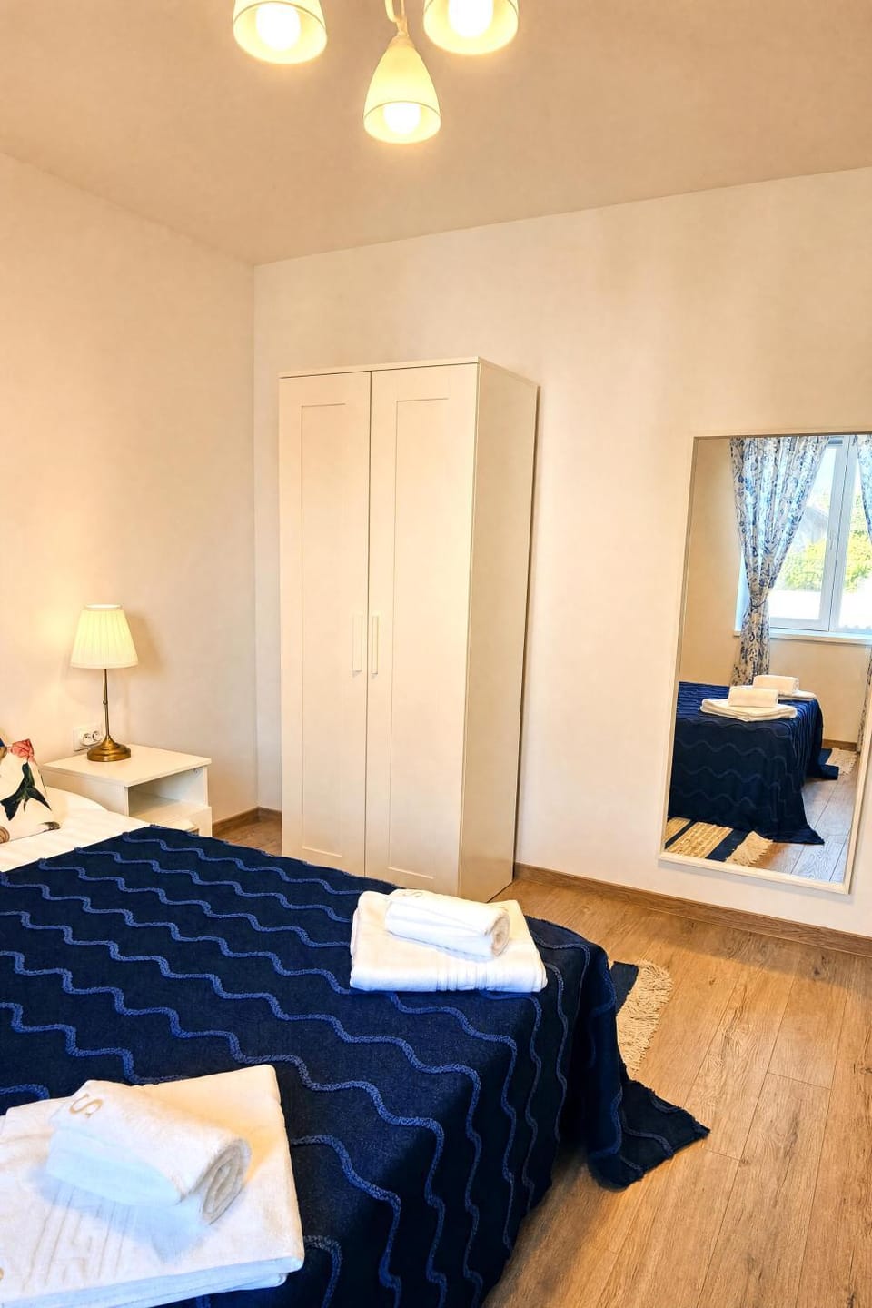 Photo of the whole room, Bedroom