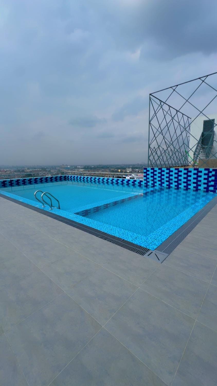 Excutive penthouse studio in south B with Rooftop swimming pool and gym Apartment in Nairobi County