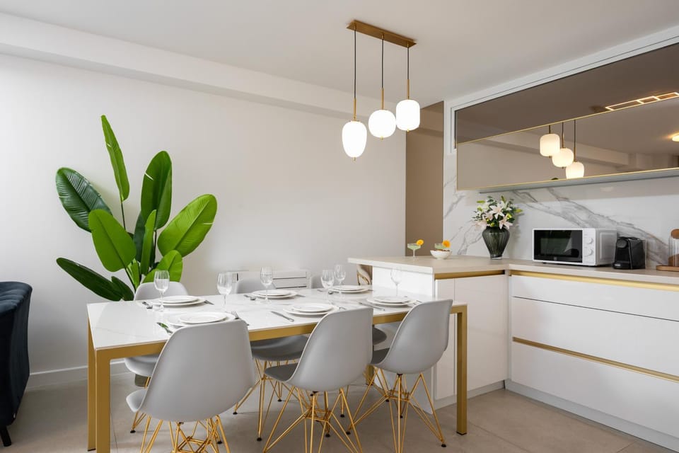 Dining area, kitchen, air conditioner