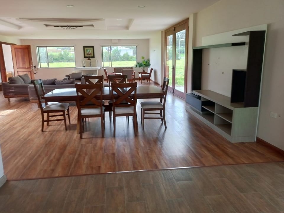Estancia Dolores Campground/ 
RV Resort in Azuay