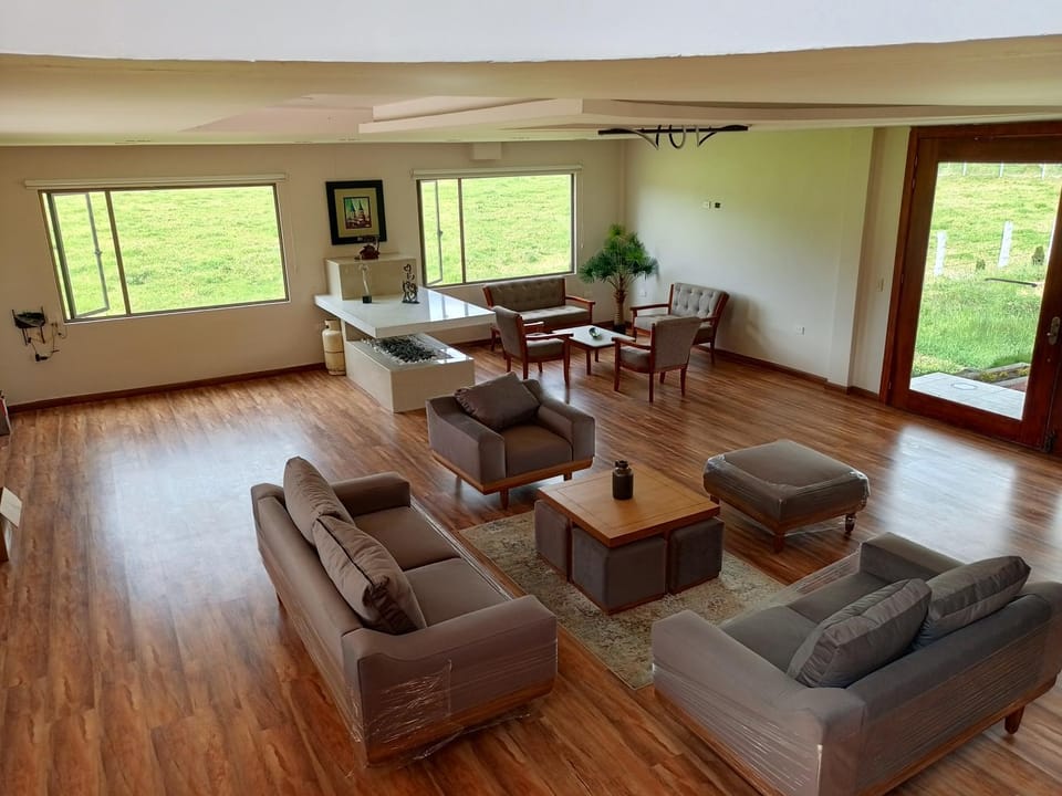 Estancia Dolores Campground/ 
RV Resort in Azuay