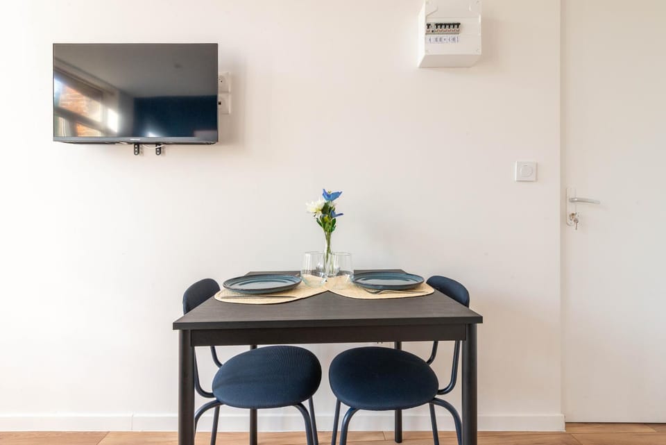 TV and multimedia, Dining area