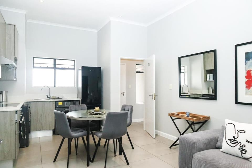 Morningside Retreat 3, 9-min to Sandton City Apartment in Sandton