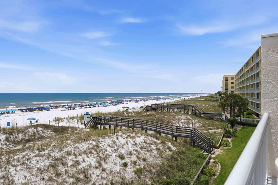 Beachfront 1BR Condo with Private Balcony House in Okaloosa Island