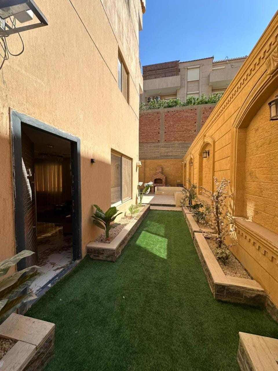 Property building, Patio, Day, Garden, Garden view