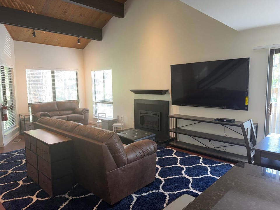 Tahoe Pines Hideaway House in Incline Village