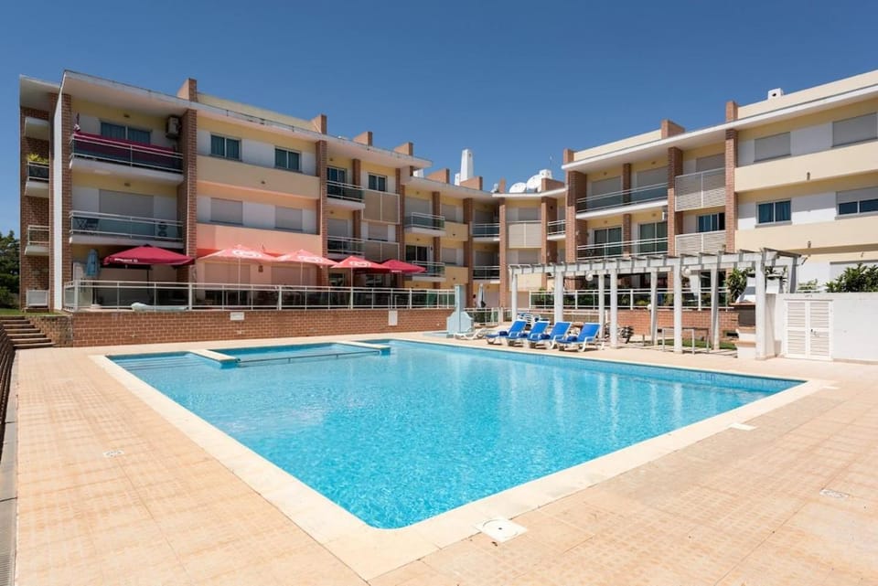 Spacious 3 bedroom apartment in Alvor Apartment in Alvor