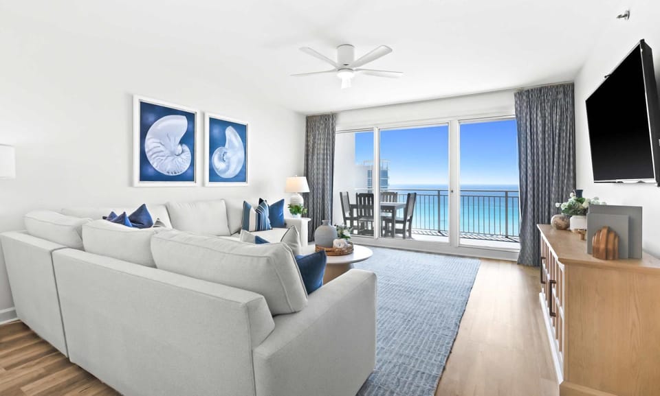 Sterling Shores 1007 Deluxe condo w gulf view private balcony - shared fitness room and BBQ area House in Destin