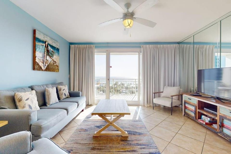 Gulf-view Sterling Shores condo with pool gym & beach access House in Destin