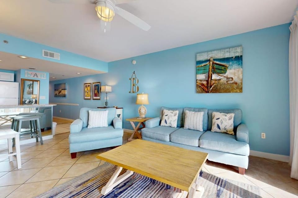 Gulf-view Sterling Shores condo with pool gym & beach access House in Destin
