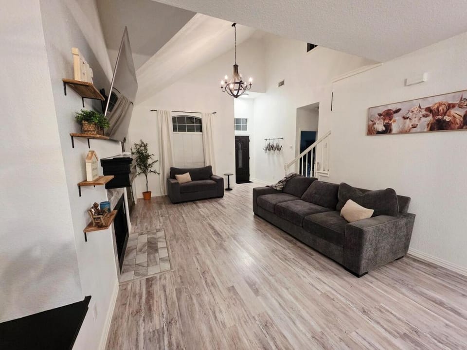 North Shore Lake Community House in The Colony