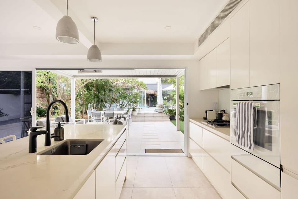 Tropical Serenity, Double Bay Apartment in Sydney