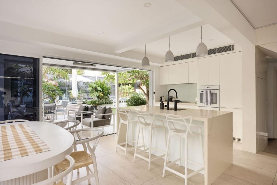 Tropical Serenity, Double Bay Apartment in Sydney