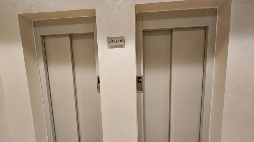 Modern 2BR App in City Center with Wi-Fi and AC Apartment in Tangier
