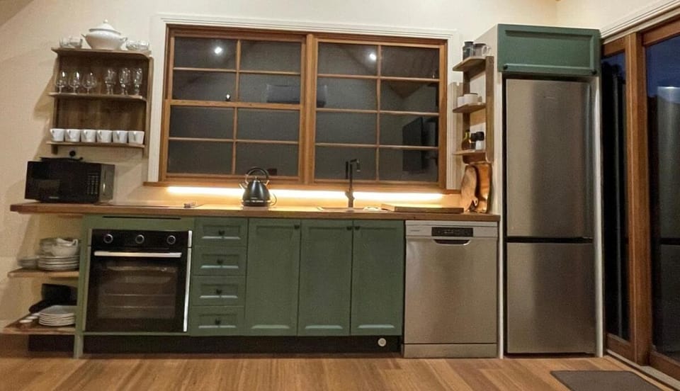 The Shack - In the Heart of St Albans Villa in Webbs Creek