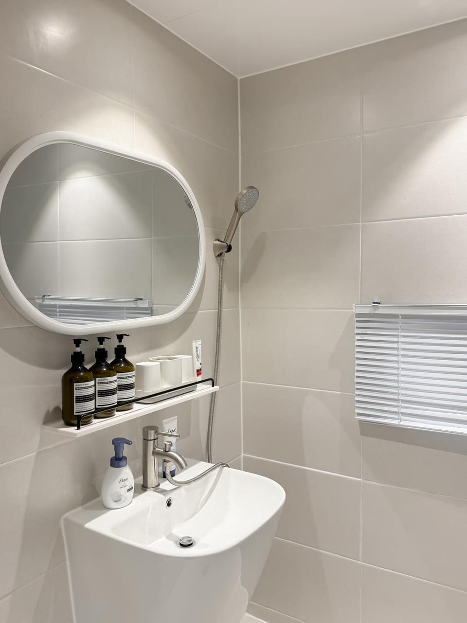 Shower, Toilet