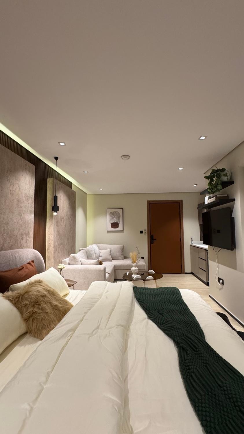 Communal lounge/ TV room, Bed, TV and multimedia, Living room, Bedroom, wardrobe