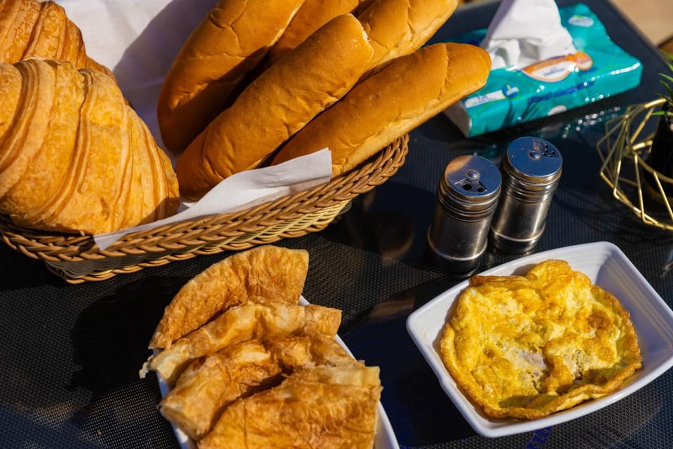 Food and drinks, Food, Breakfast, Continental breakfast