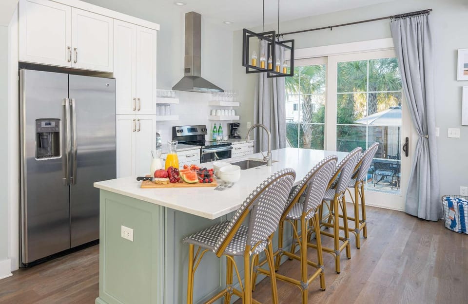4BR Villa with Heated Pool -Walk to Beach & Shops House in Folly Beach