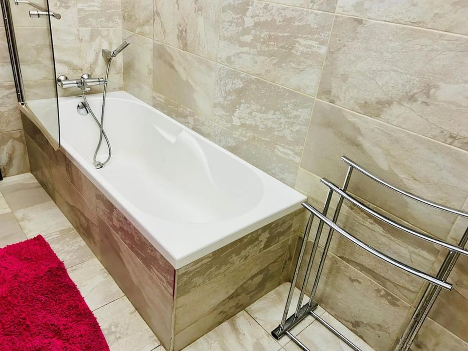 Massive 4-Bedroom HOMES in central, walking distance to seafront Apartment in Sliema