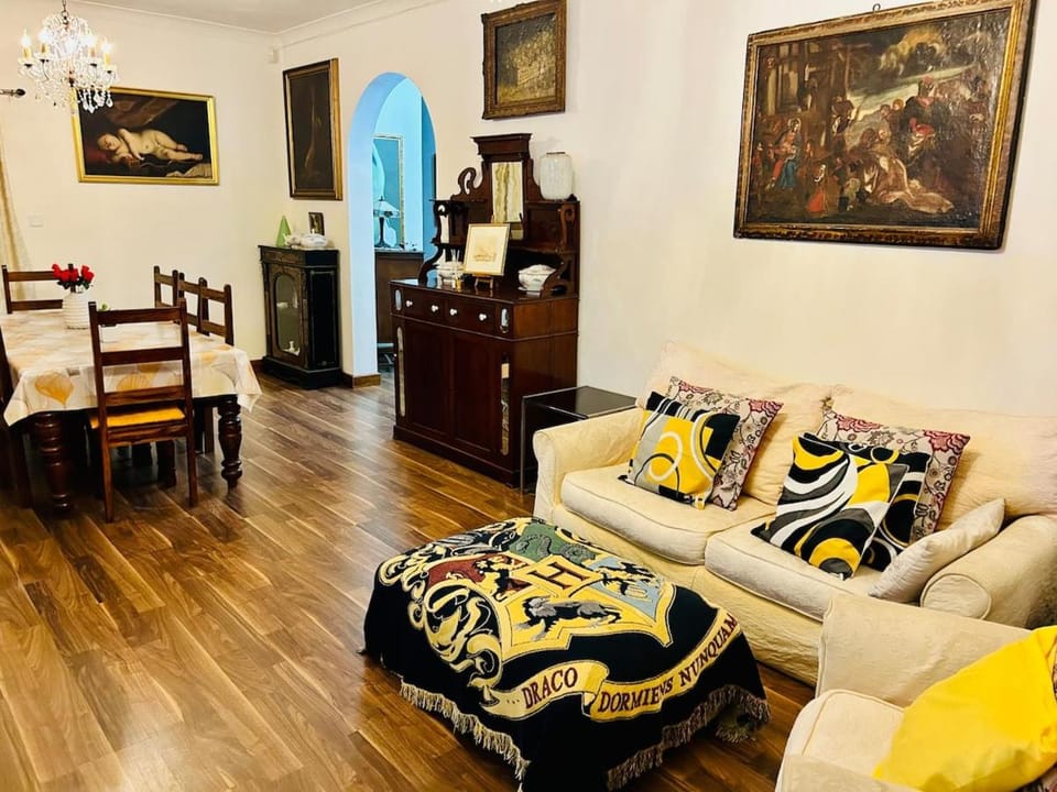 Massive 4-Bedroom HOMES in central, walking distance to seafront Apartment in Sliema