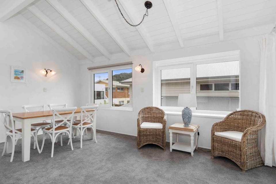Beachfront Marine Parade Apartment in Bay Of Plenty