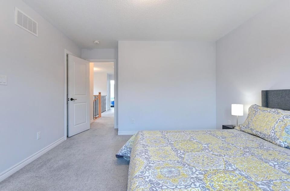 Serene 3 Bedroom Home in Pickering Near Toronto House in Pickering