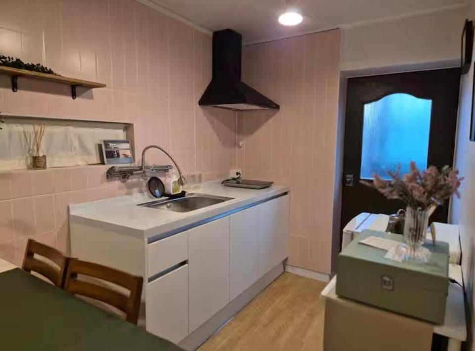 Hongdae 2BR House with Free Parking & Private Entrance Apartment in Seoul